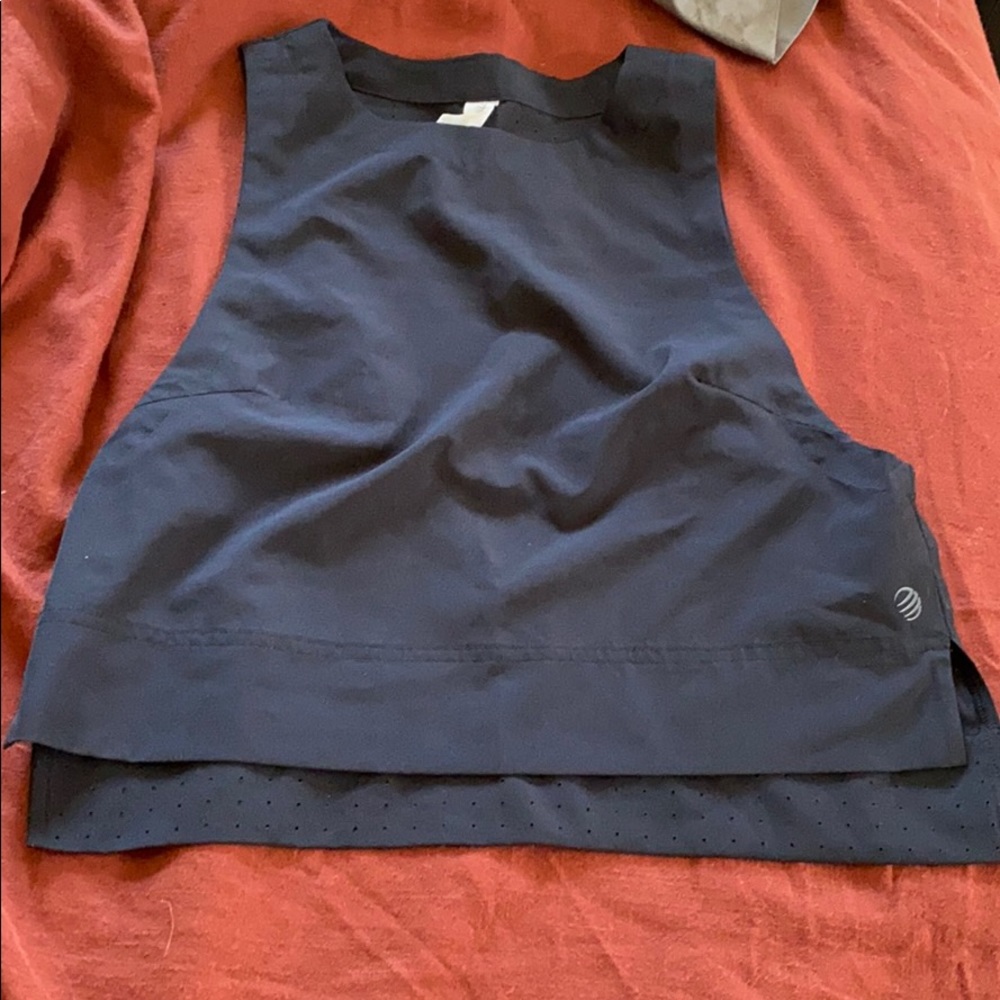 Black crop workout top